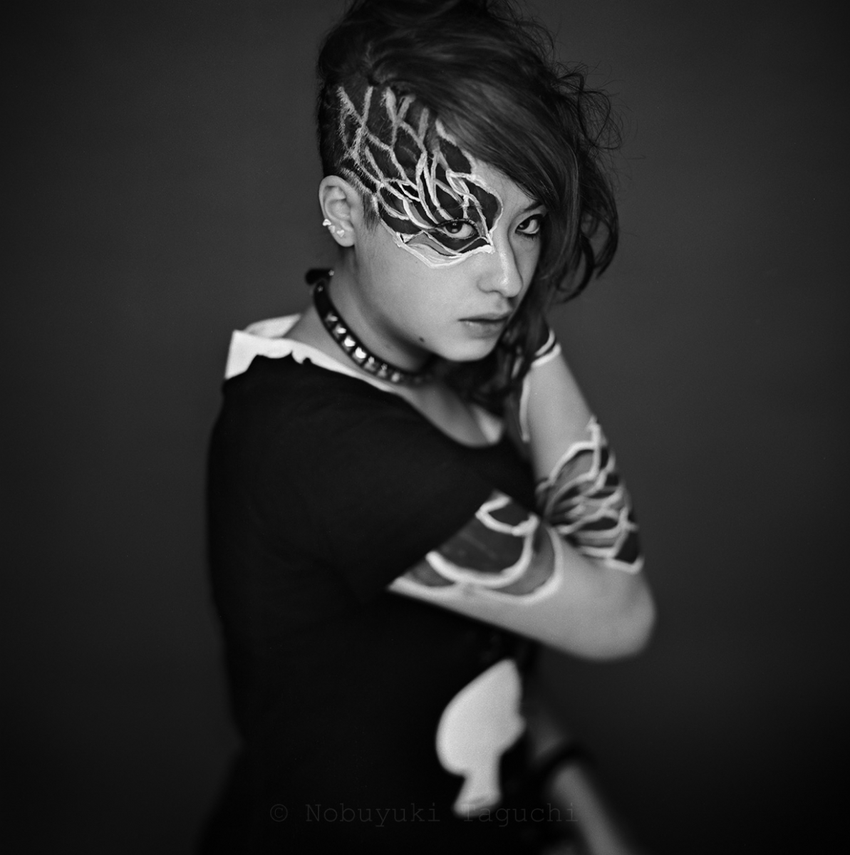 Portrait Photography - Black and White - Sara Midori