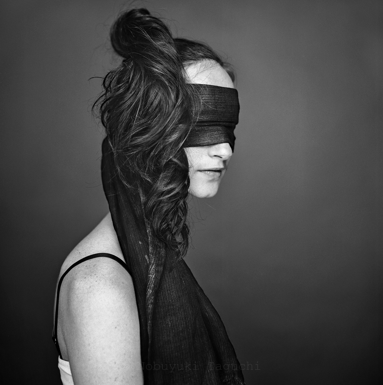 Portrait Photography - Black and White - Pavlina Vencovska Blindfold