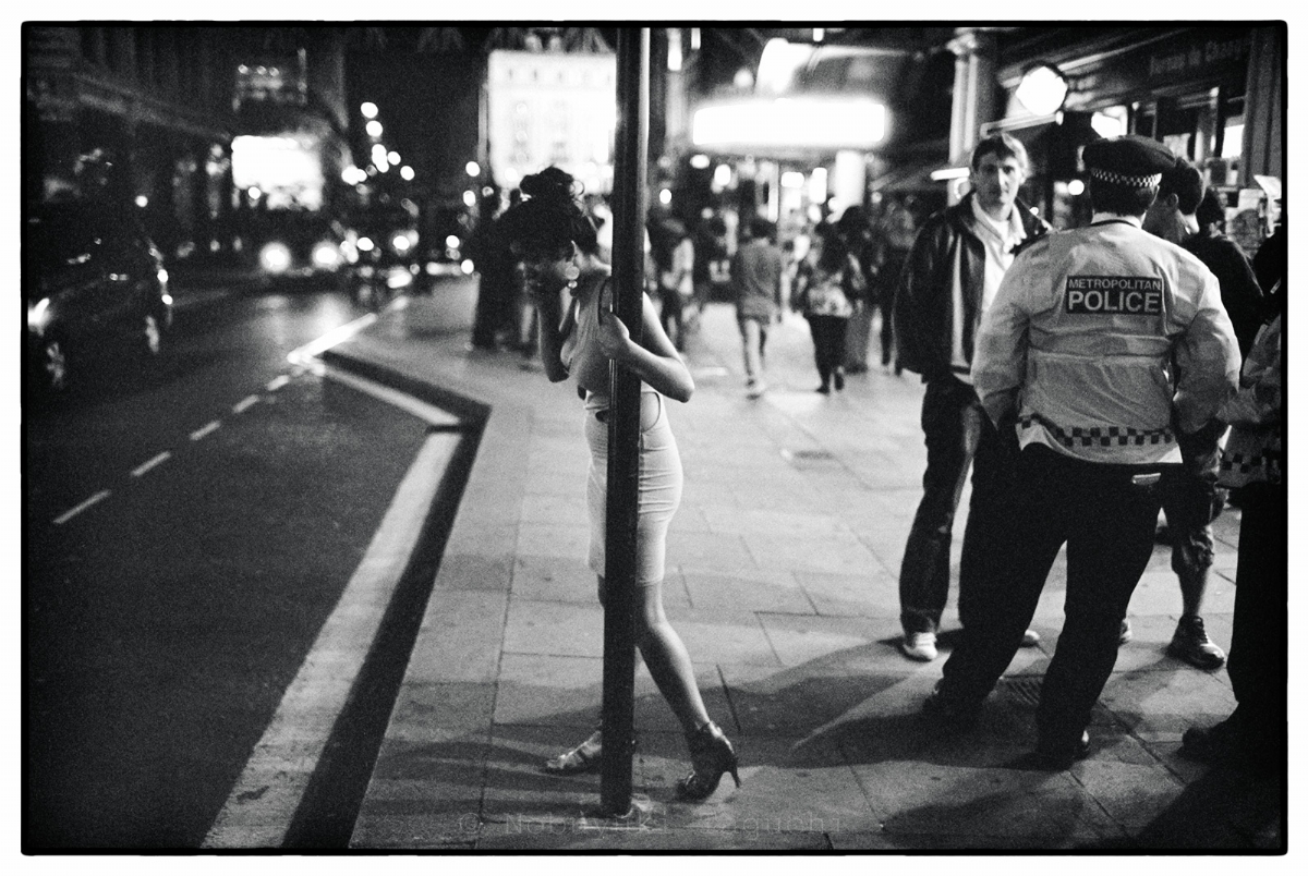 Street Photography London 2012 - Drunk lady