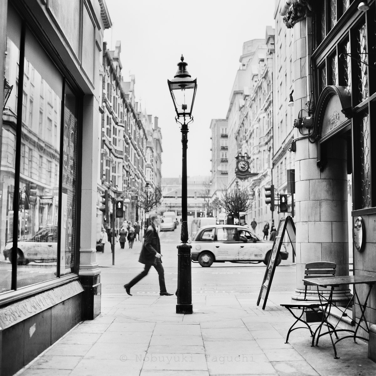 Street Photography London 120 Film  - Photo 846