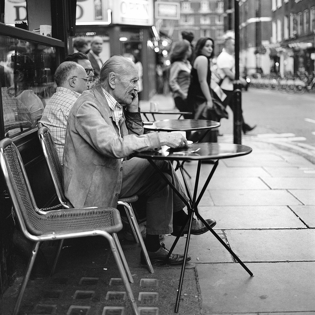 Street Photography London 120 Film  - Photo 946