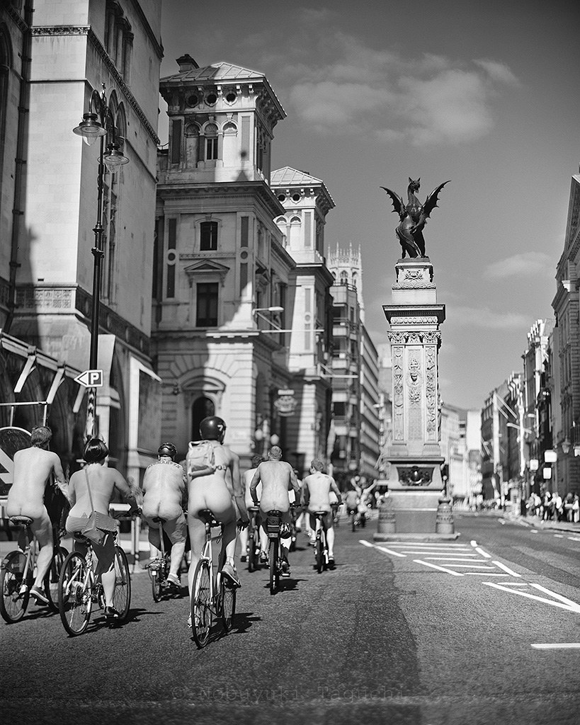 London by 5x4 (4x5) Large Format with Aero Ektar - World naked bike ride, Fleet street