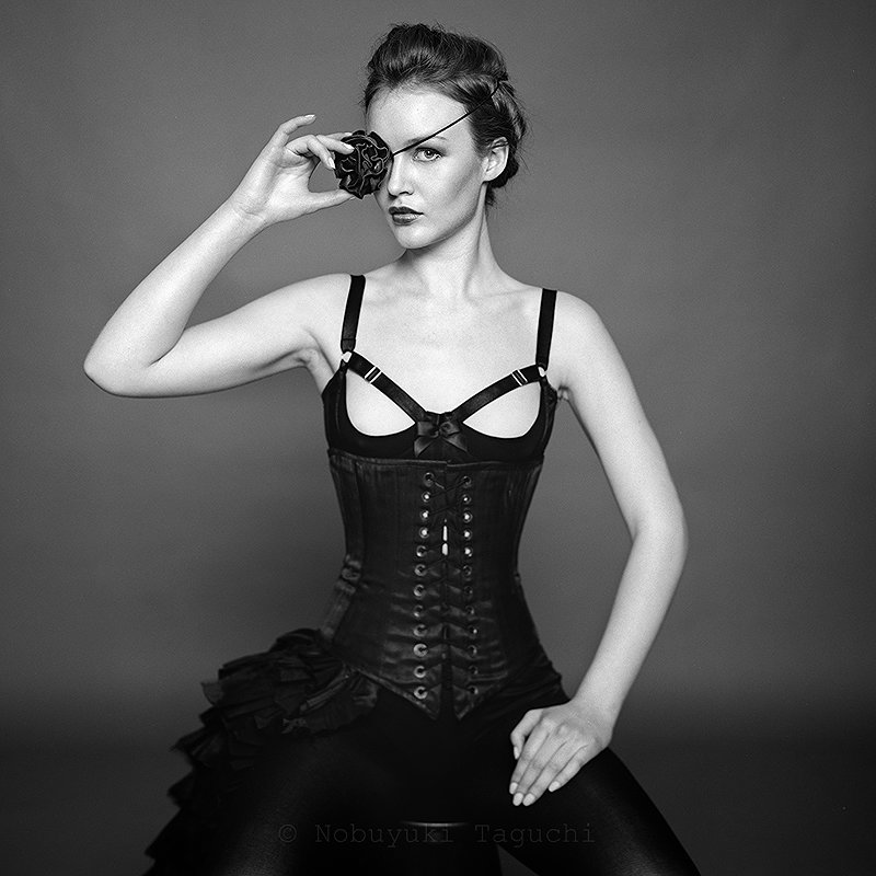 Portrait Photography - Black and White - Photo 931