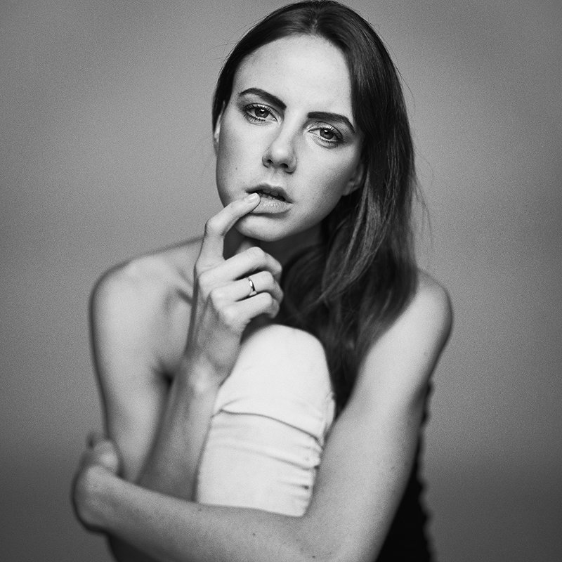 Studio Portrait Photography - Photo 3477